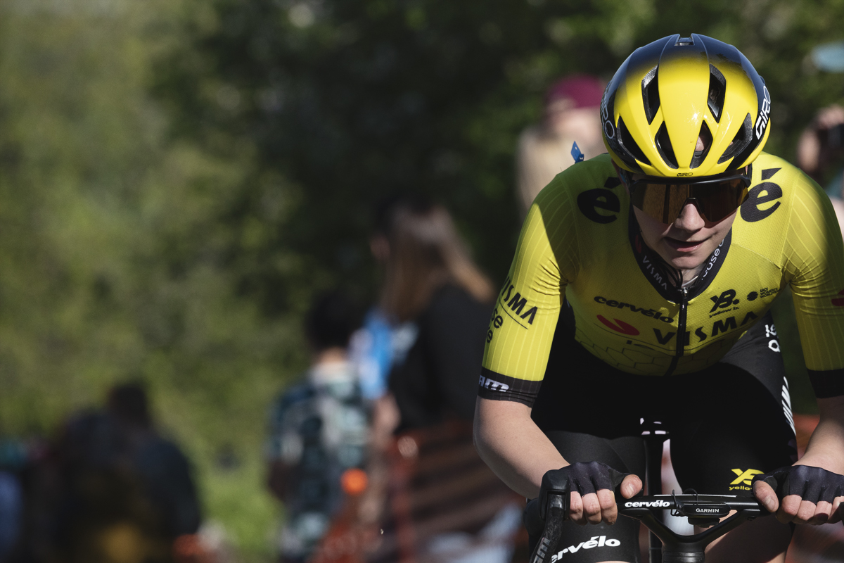 Liège Bastogne Liège Femmes 2025 - Viktória Chladoňová of Team Visma - Lease a Bike on the climb