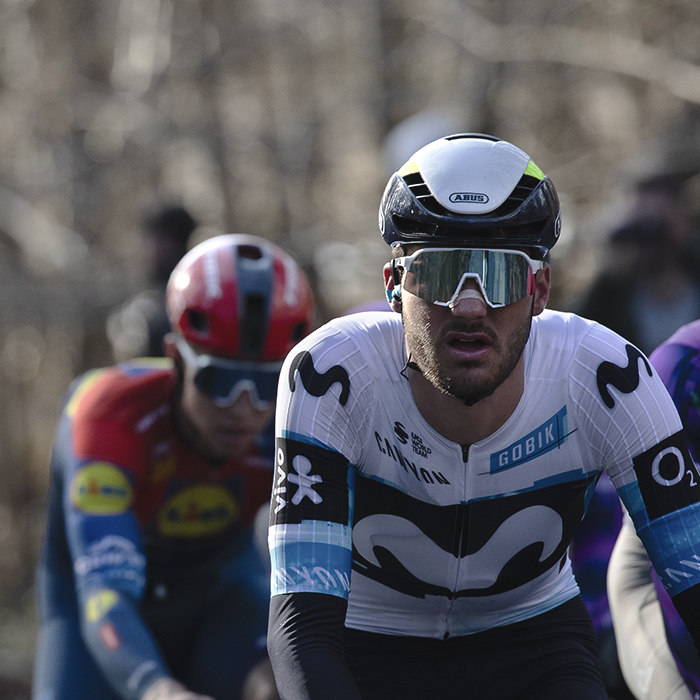 Omloop Nieuwsblad 2025 - Manlio Moro looks at the hill in front of him on the Bosberg
