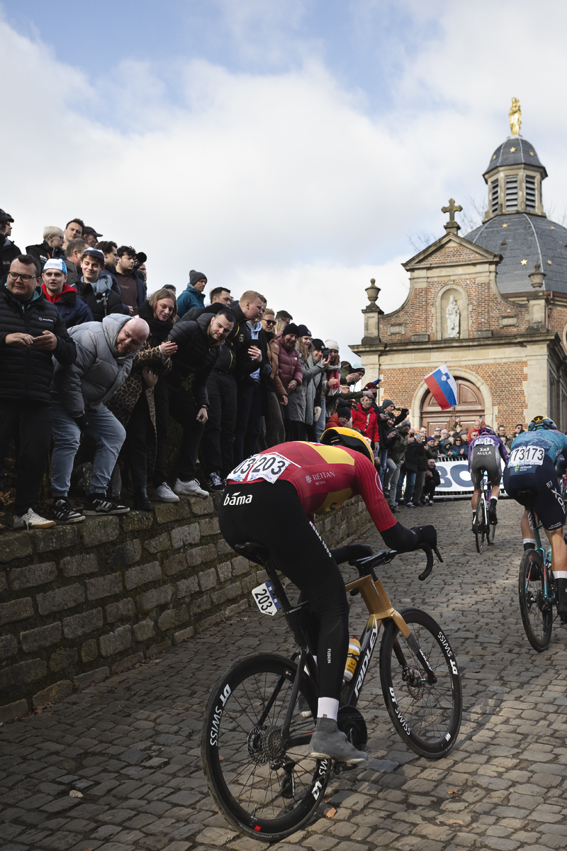 Omloop Nieuwsblad 2025 - Søren Wærenskjold Uno-X Mobility tackles the Muur van Geraardsbergen