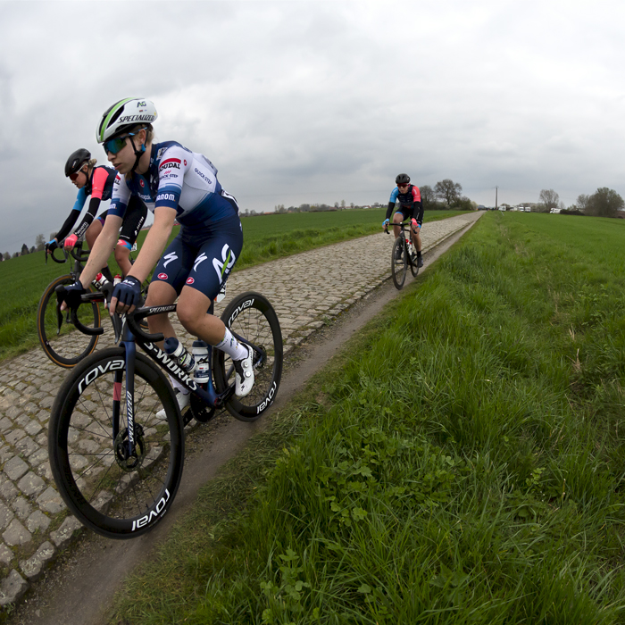 Paris Roubaix Femmes 2023 - Britt Knaven of AG Insurance - Soudal Quick-Step rides in the gutter to avoid the cobbles