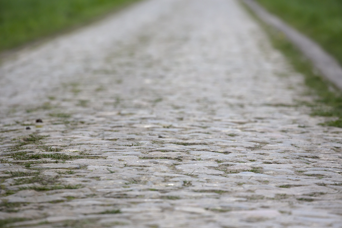 Paris Roubaix Femmes 2023 - Auchy-lez-Orchies à Bersée close up of the cobbles