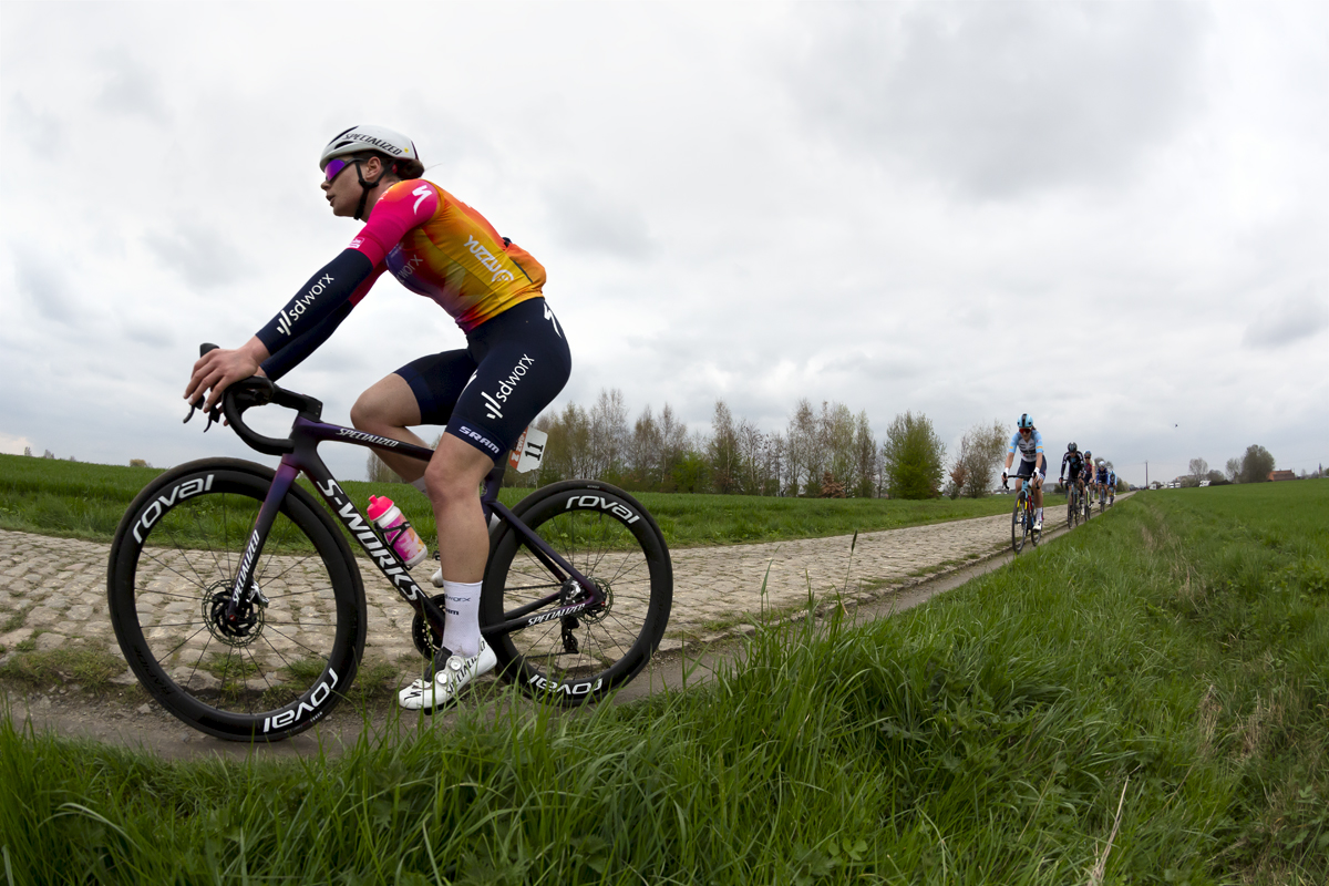 Paris Roubaix Femmes 2023 - Lotte Kopecky of Team SD Worx on the cobbles of the Auchy-lez-Orchies à Bersée sector