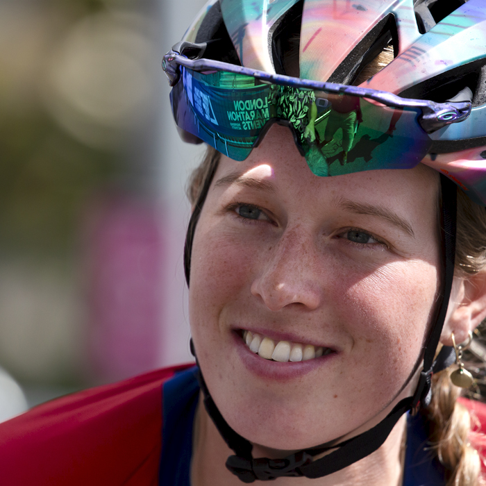 RideLondon Classique 2022 - Alice Barnes of Canyon//SRAM Racing smiles at the start of the days race