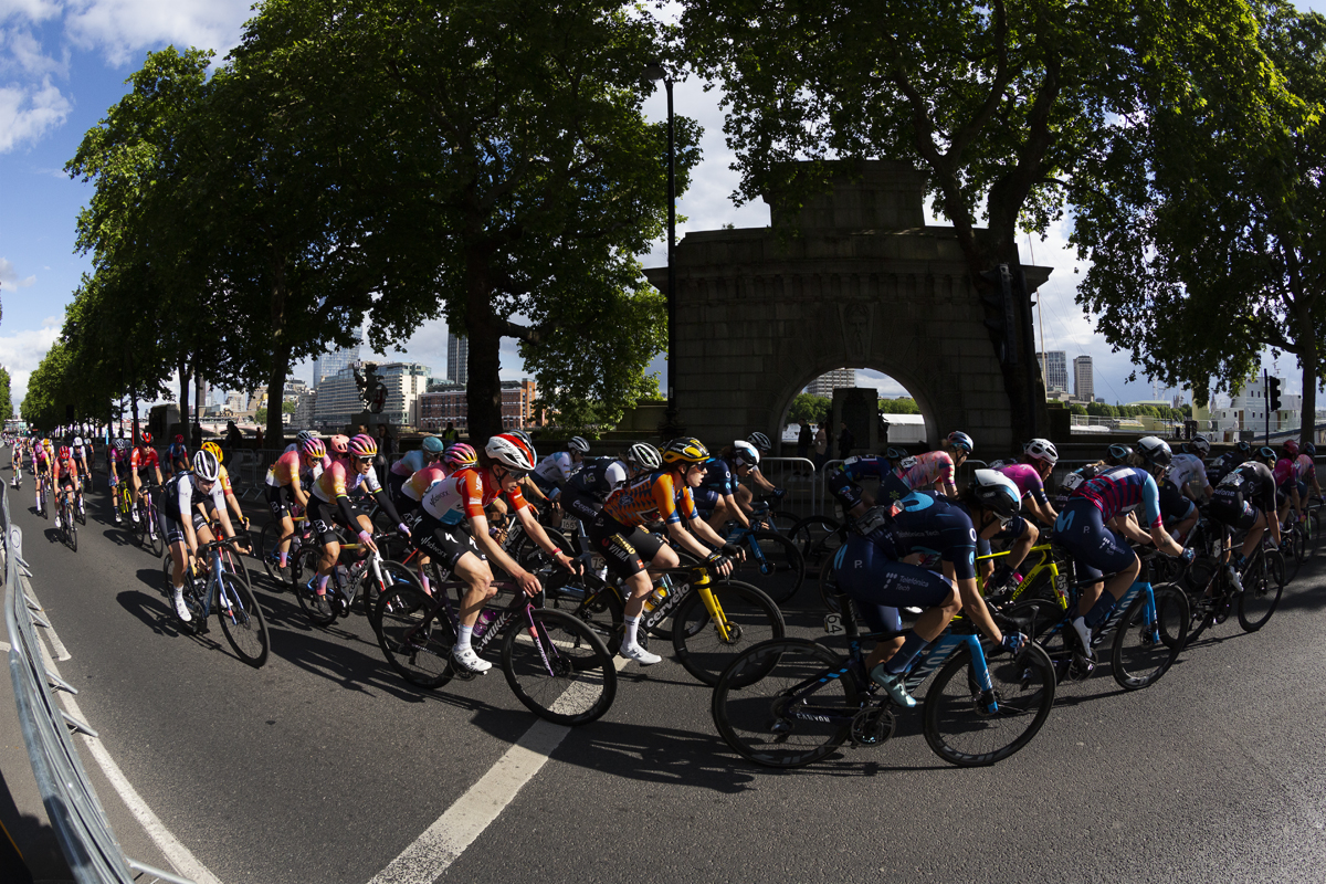 RideLondon Classique 2022 - The riders pass the King’s Reach Commemoration Memorial on The Embankment