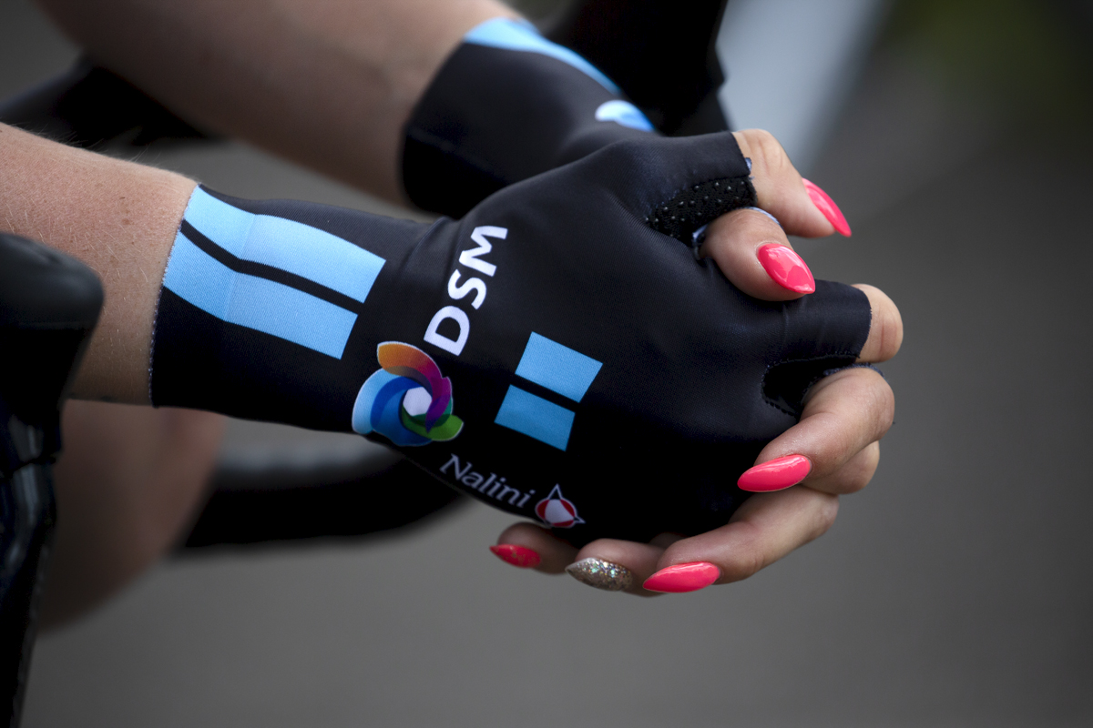 RideLondon Classique 2022 - Close up of Team DSM rider, Lorena Wiebes’ hands