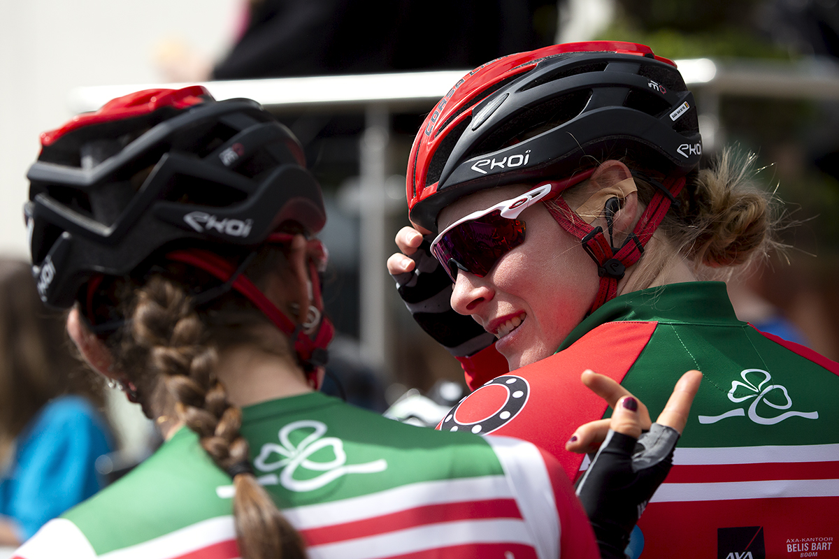 RideLondon Classique 2022 - Sara Van de Vel of IBCT chats to a team mate on the start line