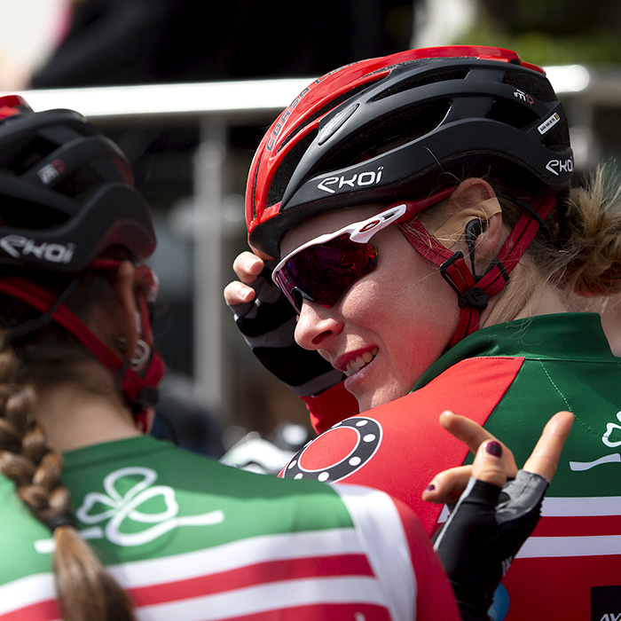 RideLondon Classique 2022 - Sara Van de Vel of IBCT chats to a team mate on the start line