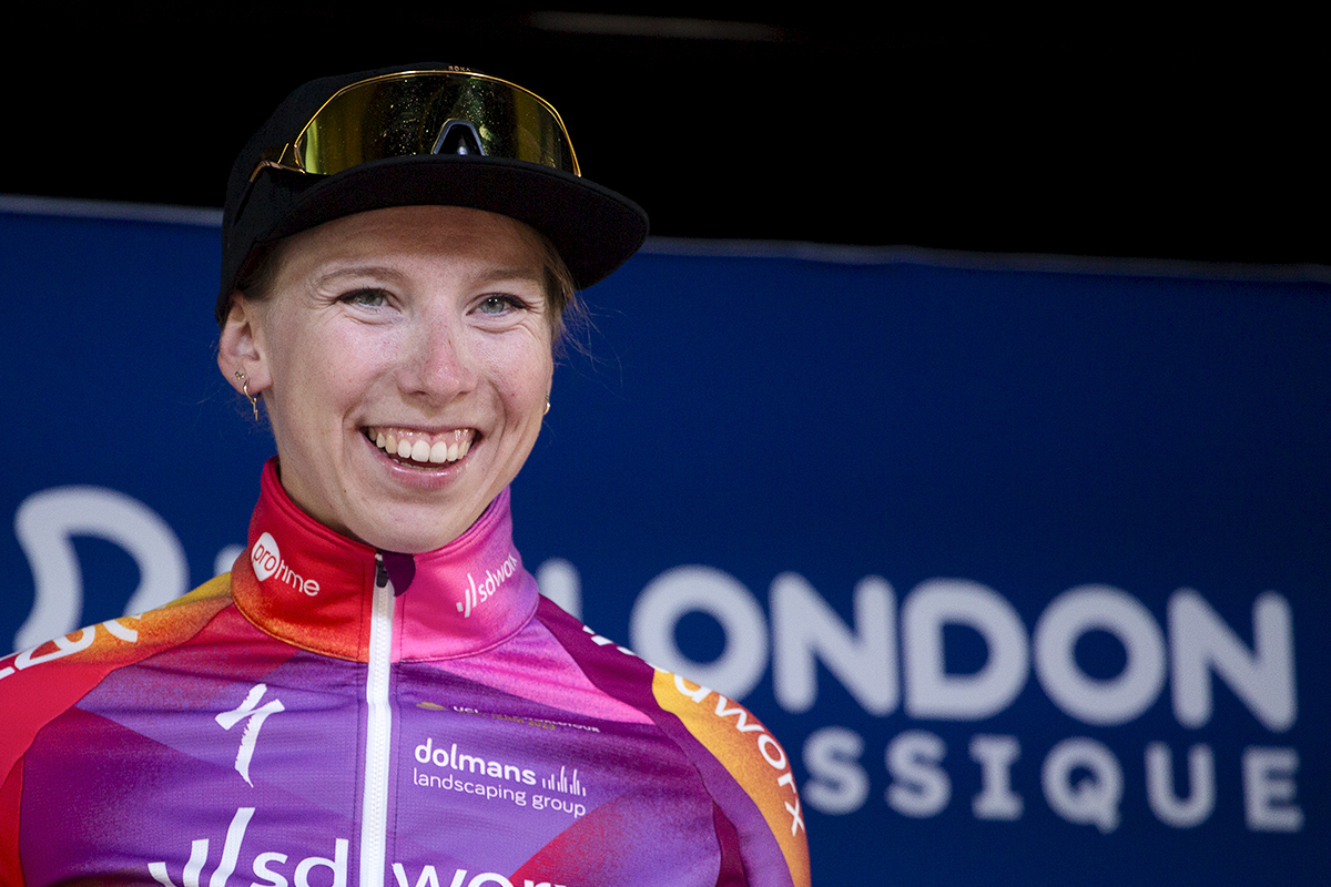 RideLondon Classique 2024 - Lorena Wiebes on the podium in London after winning the stage and the overall race