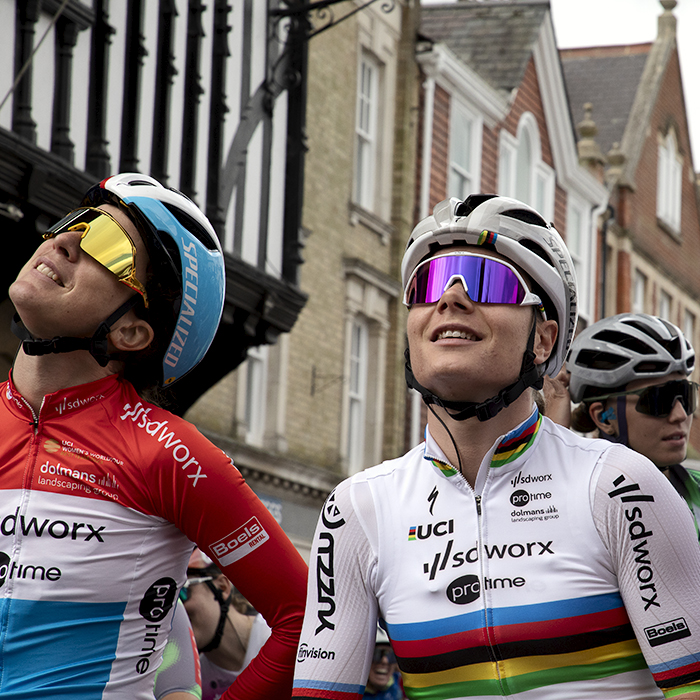 RideLondon Classique 2024 - Lotte Kopecky and Christine Majerus on the start line at Saffron Waldon