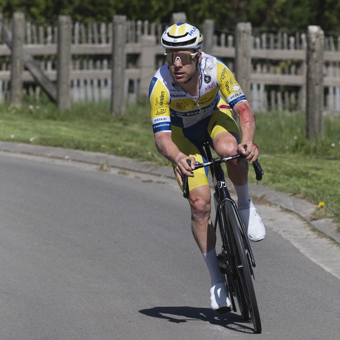 Ronde van Vlaanderen 2025 - Jules Hesters rounds a corner in Schorisse