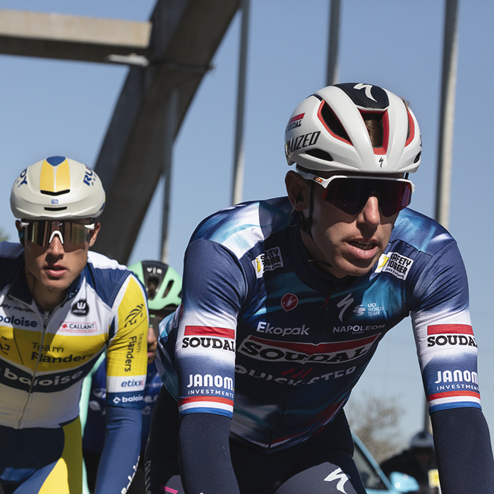 Ronde van Vlaanderen 2025 - Pascal Eenkhoorn with the structure of a bridge in the background