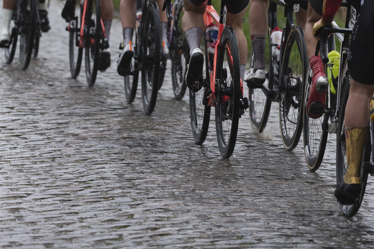 Ronde van Vlaanderen Vrouwen 2024 - A view of the wheels of the bikes being ridden on Mariaborrestraat