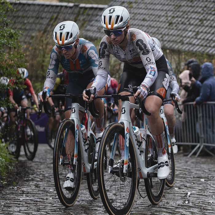 Ronde van Vlaanderen Vrouwen 2024 - Pfeiffer Georgi and  Franziska Koch tackle the Molenberg