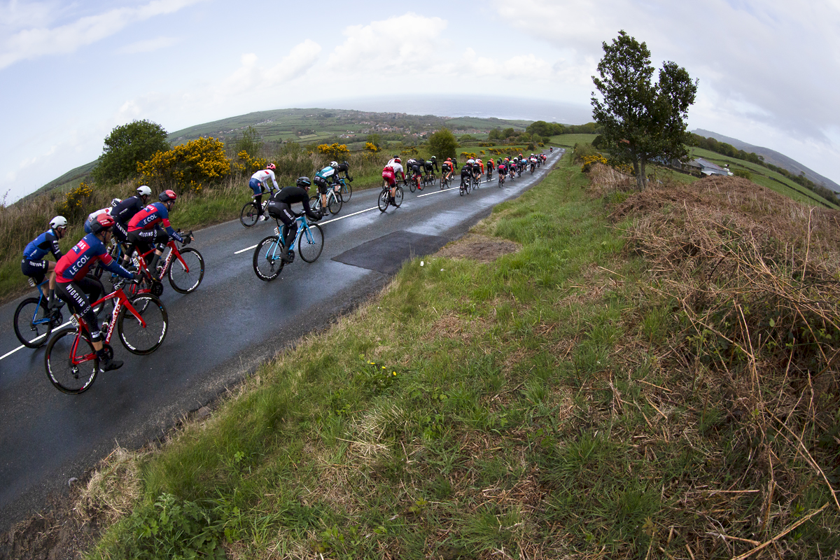 Tour de Yorkshire 2019 - The peloton descends into Robin Hood’s Bay