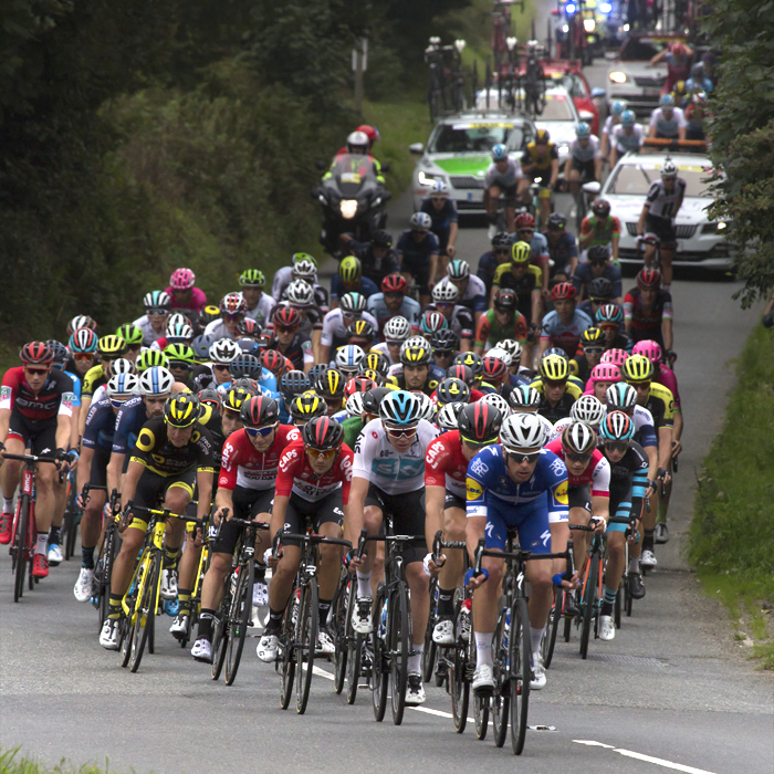 Tour of Britain 2018 - The peloton passes through Exmoor