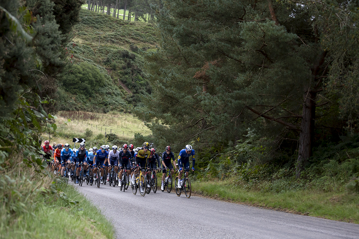 Tour of Britain 2021 - The peloton climbs Cairn O’Mount