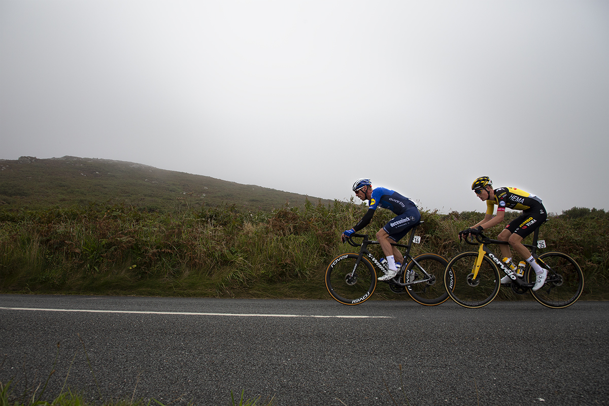 Tour of Britain 2021 - Watch Croft looms through the mist as Tim Declercq of Deceuninck - Quick Step and Gijs Leemreize of Team Jumbo-Visma race by