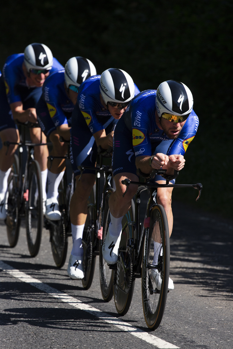 Tour of Britain 2021 - Team Time Trial - Mark Cavendish shows his track experience as he leads the Deceuninck - Quick Step team