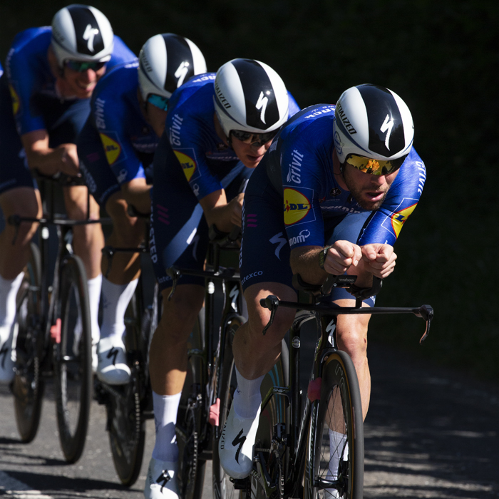 Tour of Britain 2021 - Team Time Trial - Mark Cavendish shows his track experience as he leads the Deceuninck - Quick Step team