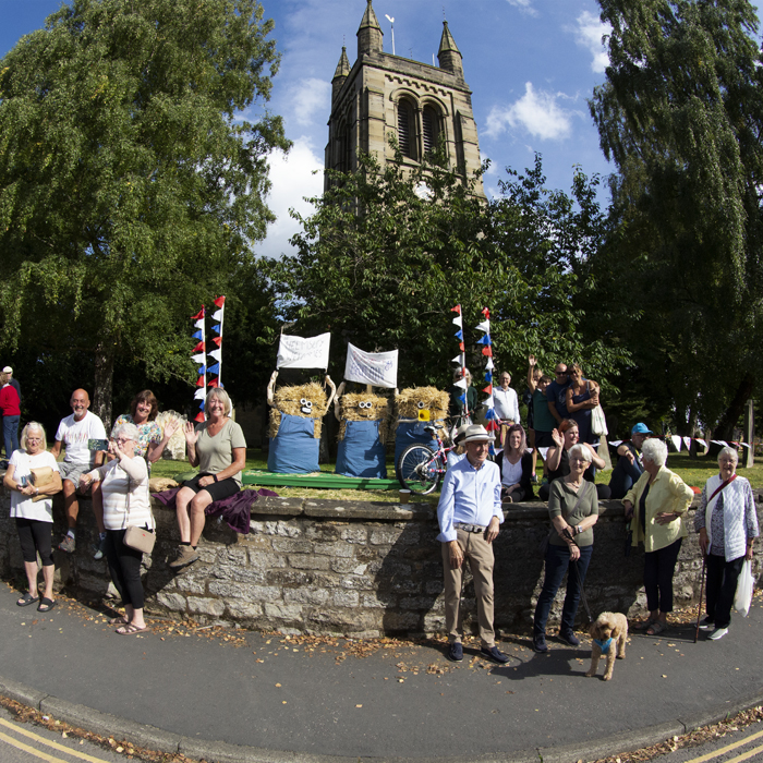 Tour of Britain 2022 - Fans in Helmsley outside the church