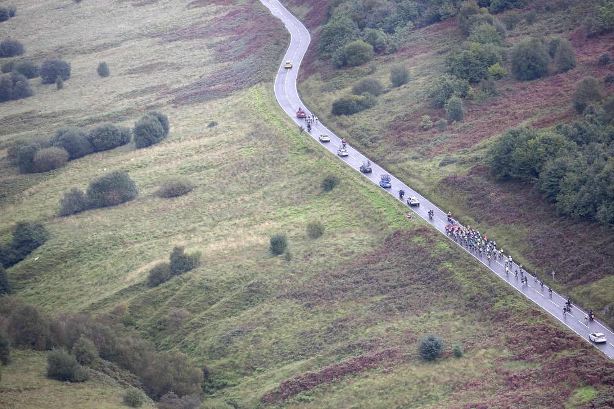 Tour of Britain 2023 - The road snakes round the corners as the riders tackle Bwlch Mountain