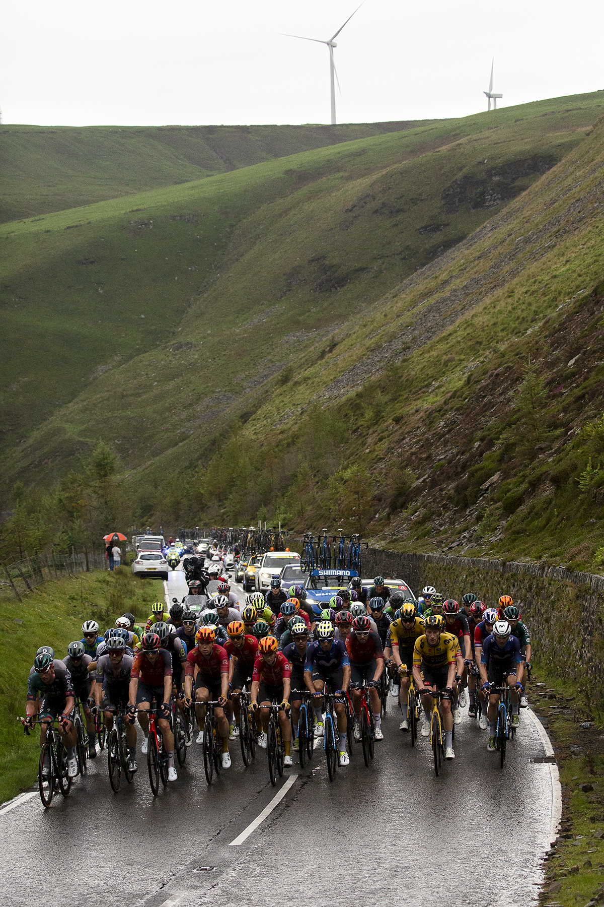 Tour of Britain 2023 - The peloton takes on the hill climb on Bwlch Mountain