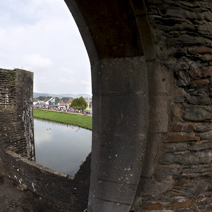 Tour of Britain 2023 - The race from the battlements of the castle