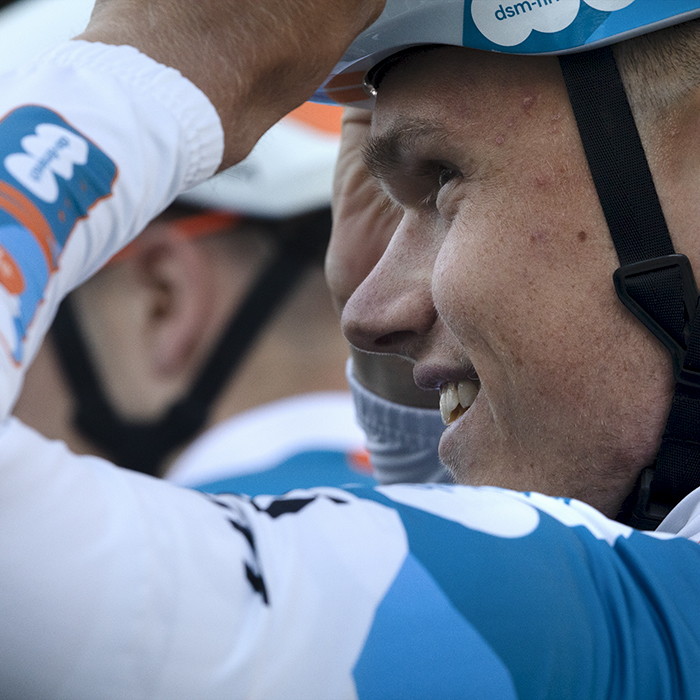 Tour of Britain 2024 - Oscar Onley of Team dsm-firmenich PostNL smiles as he prepares to be presented to a home crowd with his team mates