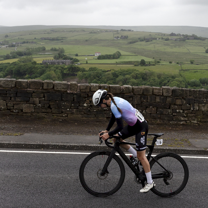 Tour of Britain Women’s 2024 - Kim Baptista stands on the pedals as she climbs Grains Bar