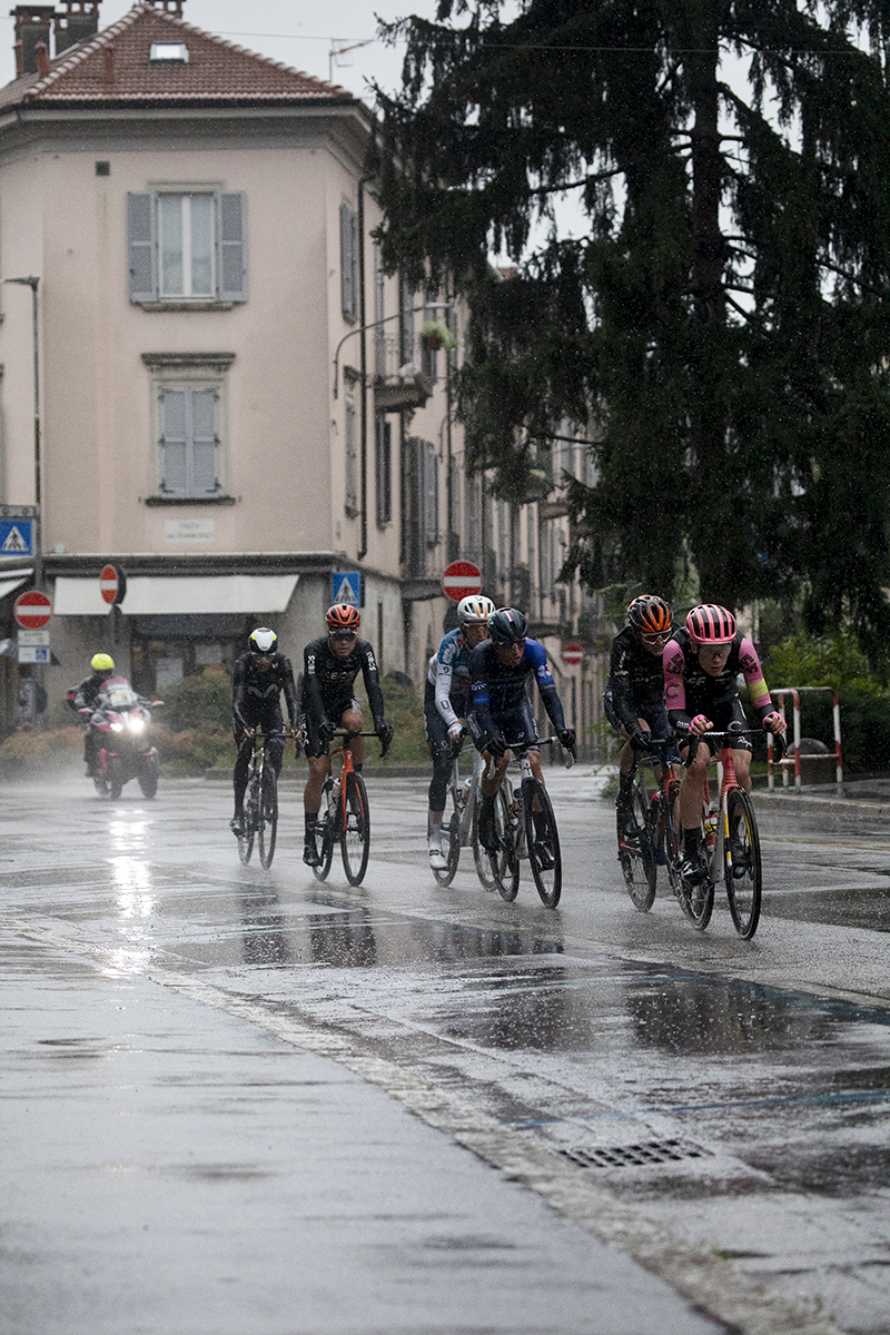 Tre Valli Varesine 2024 - The breakaway push through torrential rain in Varese