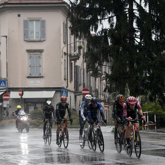 Tre Valli Varesine 2024 - The breakaway push through torrential rain in Varese