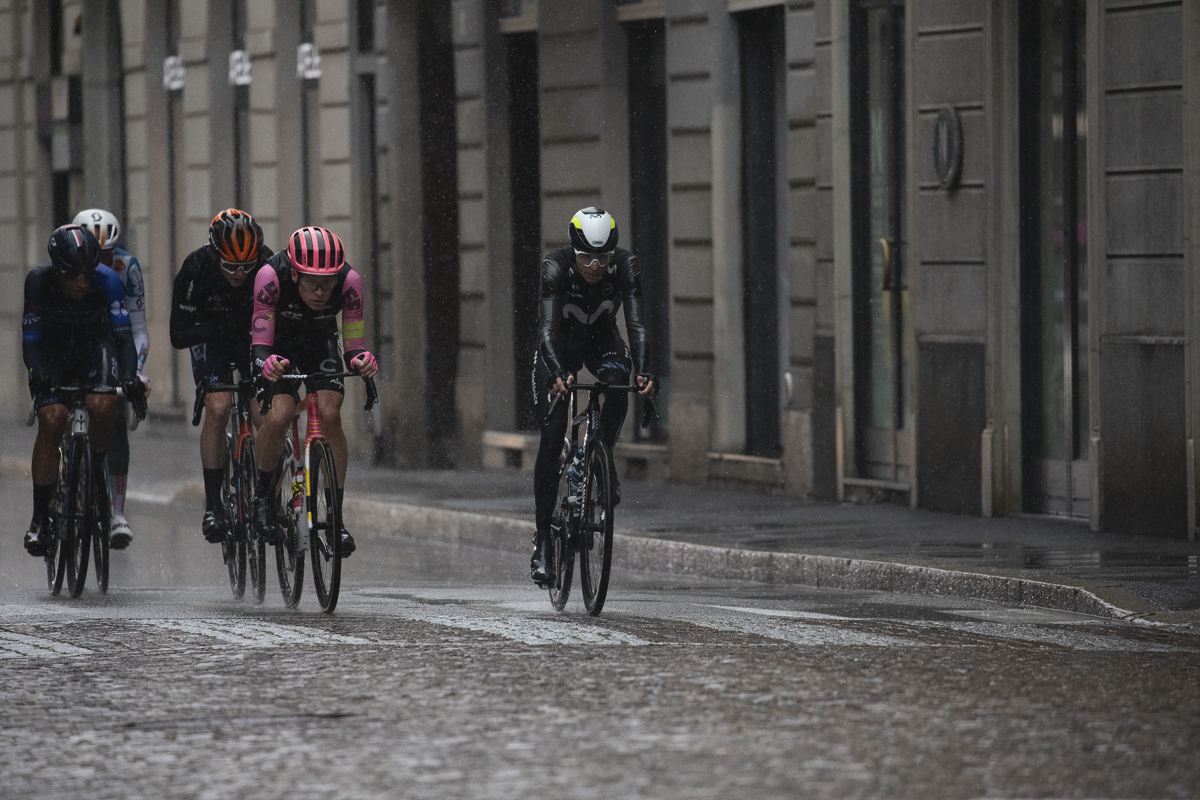 Tre Valli Varesine 2024 - A soaked breakaway concentrates on the race