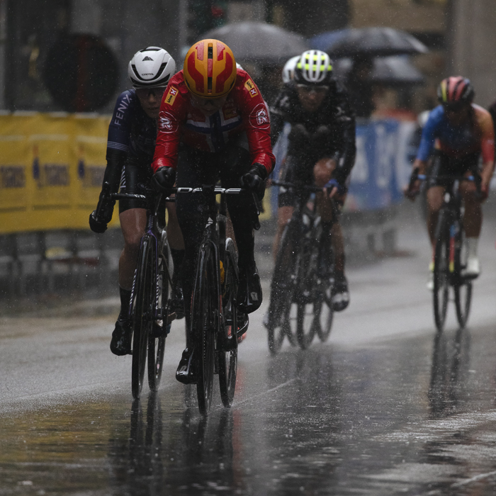Tre Valli Varesine Women’s Race 2024 - Riders in the torrential rain in Varese