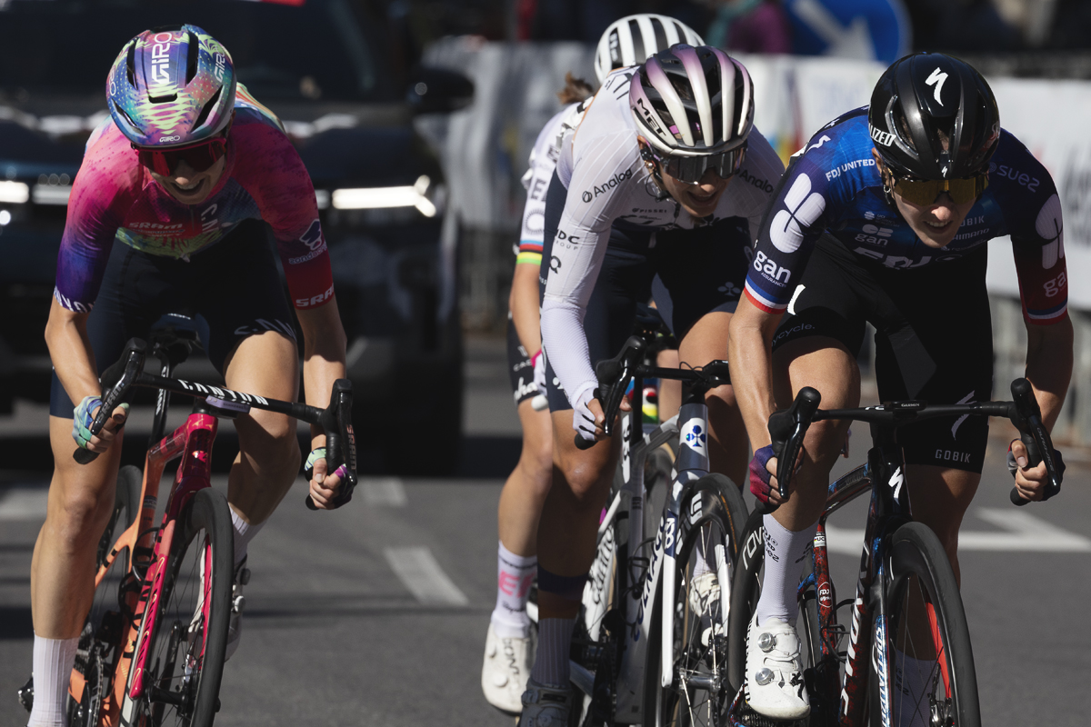 Tre Valli Varesine Women’s Race 2025 - Riders sprint for third place