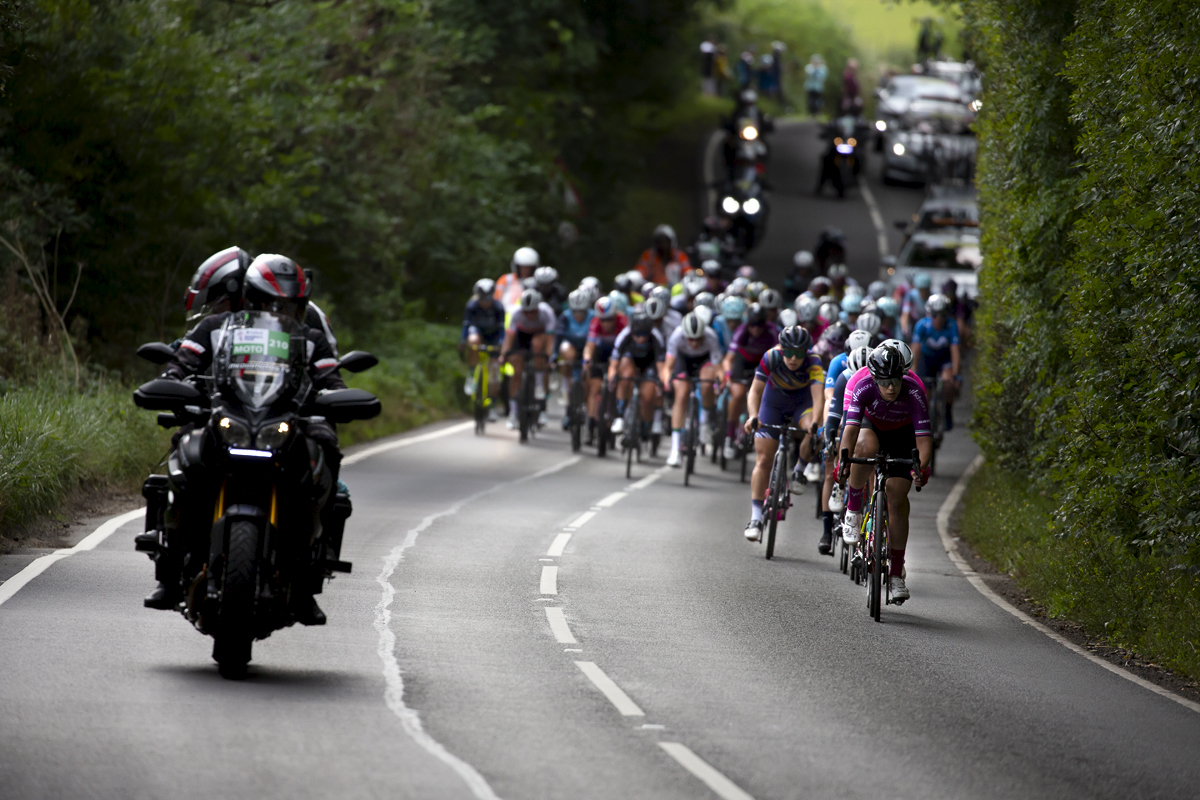 Women’s Tour 2021 - The peloton passes through the hedgerow lined roads of Oxfordshire