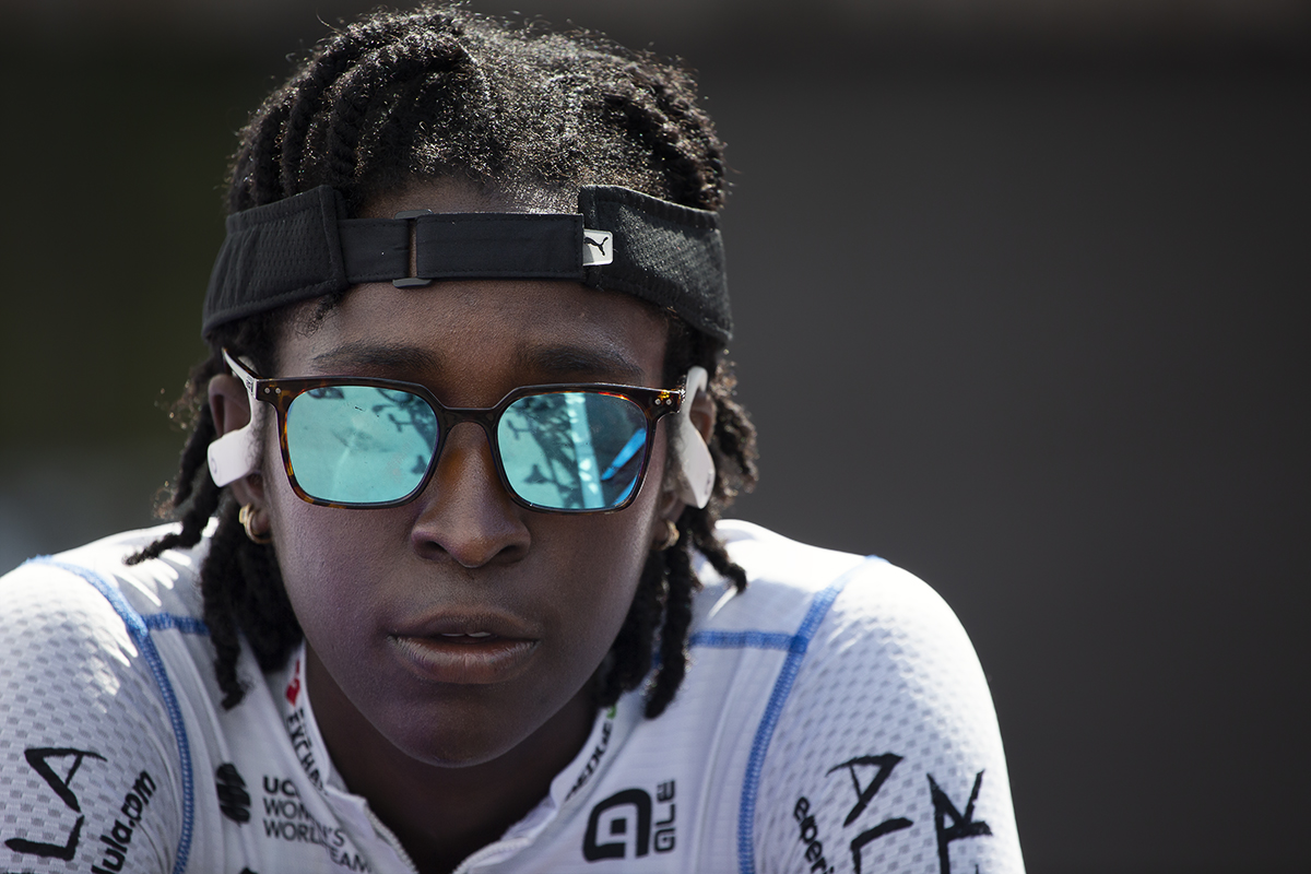 Women’s Tour 2022 - Teniel Campbell of Team BikeExchange - Jayco wearing mirrored sunglasses as she warms up for the race